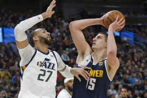 Nikola Jokić ponovo oduševljava - Serija trojki, ''kucanja'', driblinzi...