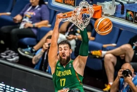 Čeka se samo PAO - Valančijunas stigao u Atinu