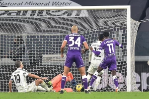 Bonući na udaru navijača, bivši saigrač ga tešio pred lavinom uvreda