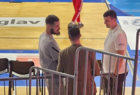 Kalinić u civilu odrađuje drugi meč suspenzije i čeka finale