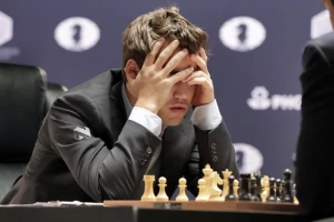 Karjakin zadao ŽESTOK udarac šampionu! Karlsenu titula izmiče iz ruku!