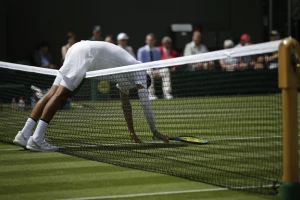 Kirjos očajnički želi da Novak danas izgubi, evo šta je poručio Federeru pred finale!