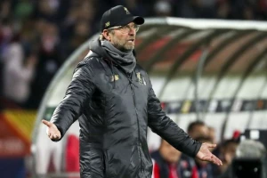 Problem, Liverpul nema desnog beka