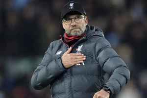 Šest koraka do Klopove titule, špalir može uslediti u Mančesteru?