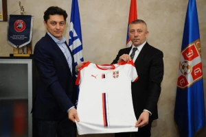 Novi dres stigao u Pazovu - Evo kako izgleda uživo!