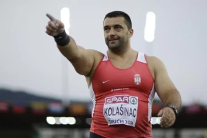 Kolašinac smiruje strasti, ali i dalje krivi sudiju