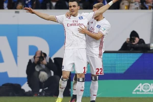 Filip Kostić ponovo rešeta!