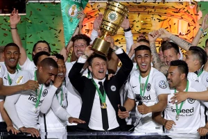 Boateng i drugovi okupali Kovača u pivu, njegova reakcija je oduševila sve