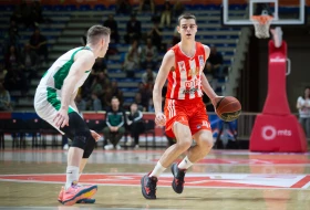 Čudesni Topić brojao do 49, Zvezda u finalu!
