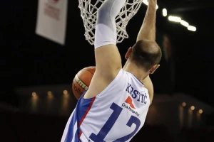 Krstić sjajan, Efes šokiran!