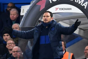 Lamps ima novu teoriju zavere - Špijuni su svuda!