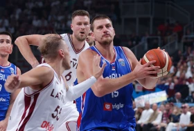 Pobeda za kapitena - Čudesni Jokić nosio ''orlove'' do 3/3 u Rigi!