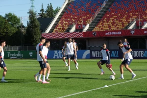Navijačima Srbije zabranjena nacionalna obeležja na stadionu u Rigi