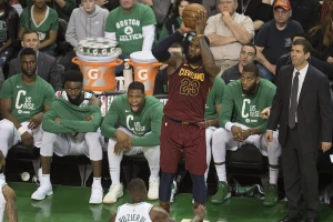 "Tarzan" Lebron pozvao u boj, od Bostona ostali samo dugmići!