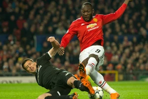 Sentimentalnost ne pali, Barsa se pomirila i našla drugog štopera!