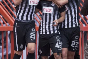 Foto finiš u borbi za titulu! Crno-belo veče na Marakani!