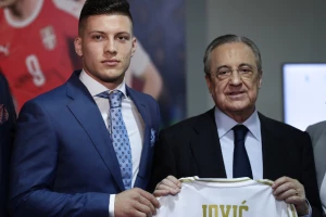 To se čekalo, Luka Jović prvi put pred navijačima Reala! Šta je sa brojem na dresu?