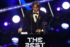 Modrić se na tri jezika zahvalio svima, čestitao Salahu i Ronaldu i prisetio se svog fudbalskog idola