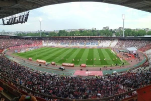 Zvezdinim fudbalerima uručen šampionski pehar