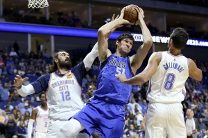 Bobijev debi za Mavse, Gudurić kao snajper, Simons izazvao ovacije širom sveta!