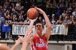 Kešelj već ''vidi'' finale Zvezda - Partizan