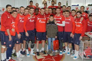 Dečak koji je rastužio Srbiju posetio svoju Crvenu zvezdu!