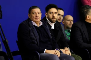 Miško bi neograničeni prelazni rok? Stigao mu ekspresni odgovor na Tviteru: ''Je l' to zbog Petruševa?''