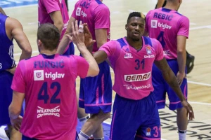 ABA: Ubedljiv start Mege, sjajni Enis
