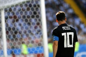 Mesi digao ruke od Argentine?