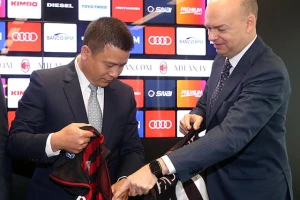 Milan - Ruši li se kineska kula od karata, sad prodaja na meniju?!