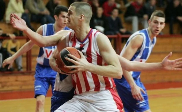 kkcrvenazvezda.rs