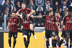 "Rosoneri" bi da pojačaju bedem u Liverpulu!