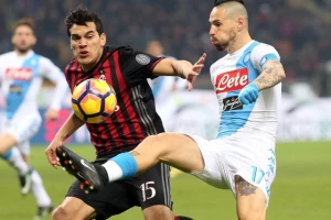 Foto dana - Ono kada dvojica ponesu loptu kući