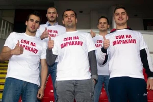 Zvezdina porodica na okupu, uz zajedničku poruku ''Delijama''