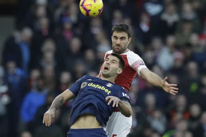 Mitrović ili Džeko, pitanje je sad?