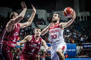 Turci bolji od Letonije na startu kvalifikacija, osetio se doprinos Fenera