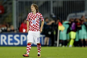 FOTKE DANA - Modrić plače, Ronaldo ga teši...