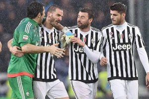 Napadački valcer! Kavani promenio smer, idol navijača Juventusa stiže u Inter?!