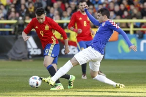 FIFA ublažila pravila, ali opet zabranila bivšem Barsinom asu da promeni nacionalni tim!