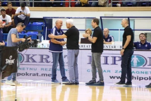 Trenera Mornara zasmejavaju novinari koji prate Partizan