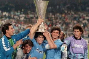 Samo Maradona Napoli spasava, jedina evropska titula!