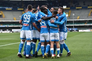 Mete otpadaju jedna za drugom, Napoli ima novac, niko neće pod Vezuv?