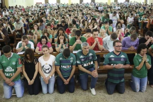 Scene koje teraju suze na oči - Hiljade navijača tuguje na stadionu, nema više njihovih junaka...