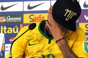 Nejmarove suze - Cinkaroši Pike i Suarez?