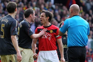 Nevil opleo po Junajtedu: "Očistiti klub od vrha do dna!"