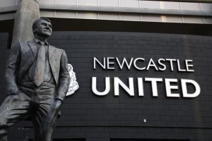 Izgleda da je gotovo, sad sledi najluđi prelazni rok, ko je prva velika zvezda pred najboljim navijačima u Engleskoj?