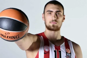 Milutinov odigrao partiju sezone, Olimpijakos slavio u Kazanju