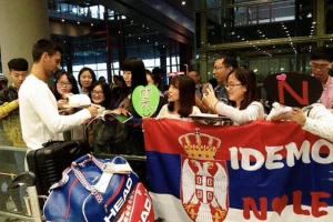''Praznik'' u Pekingu - Kinezi srpskim zastavama dočekali Novaka!