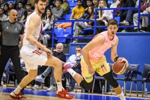 POLUVREME - Ništa bez servera Kampaca, nema šuta, nema ni problema!