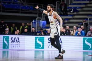 FMP uzvratio udarac, Partizan 2/22 za tri poena, igraće se majstorica